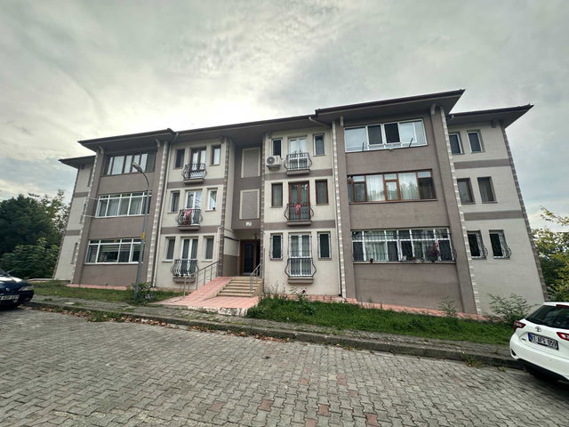 DÜZCE BAHÇELİEVLER MAH.KALICI KONUTLARDA SATILIK 3+1 DAİRE.