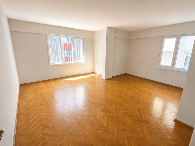 ŞİŞLİ FULYA'DA 85 M² 2+1 METRO-METROBÜSE YAKIN 1. KAT DAİRE