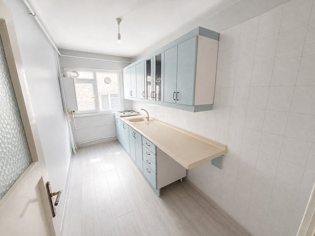 ŞİŞLİ FULYA'DA 85 M² 2+1 METRO-METROBÜSE YAKIN 1. KAT DAİRE