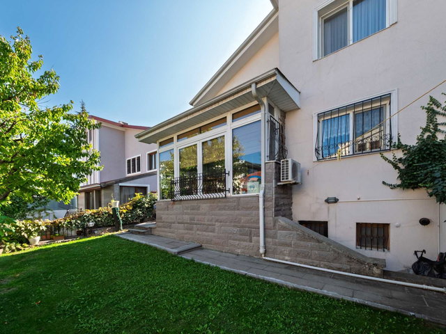 ANKARA 85 SİTESİNDE SATILIK VİLLA
