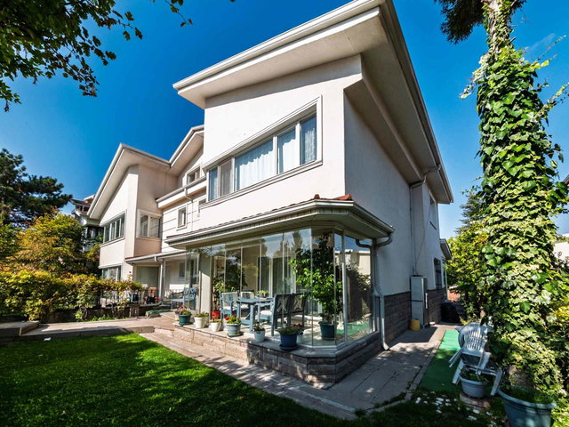 ANKARA 85 SİTESİNDE SATILIK VİLLA