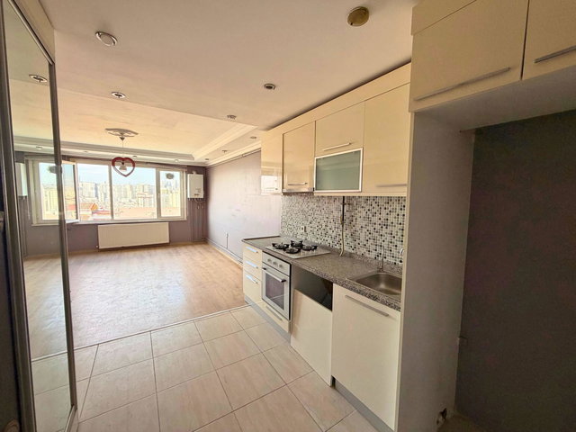 ESENYURT BARIŞ LİFE SİTESİNDE ARA KAT SATILIK 1+1 DAİRE