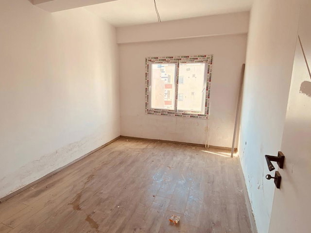 REMAX TOROS'TAN ERDEMLİ MERKEZDE UYGUN FİYATLI SATILIK 1+1