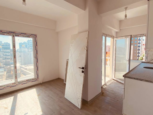 REMAX TOROS'TAN ERDEMLİ MERKEZDE UYGUN FİYATLI SATILIK 1+1