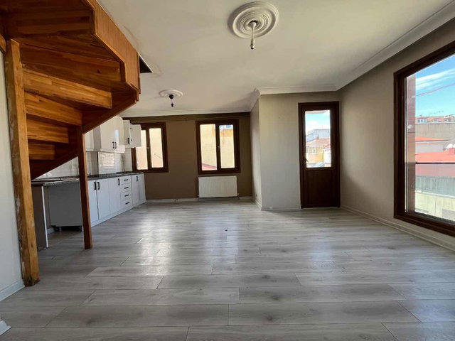 KEMAL TÜRKLER MAHALLESİNDE KİRALIK 4+1 GENİŞ ÇATI DUBLEKS DAİRE