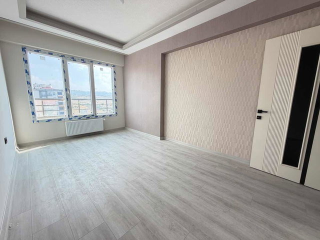 BAHÇELİEVLER MAH SIFIR LÜKS YAPIDA CADDE ÜZERİ SATILIK 4+1 DAİRE