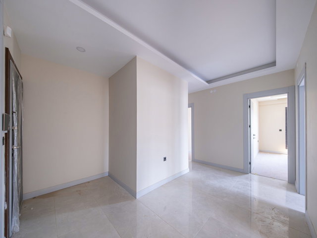 BORNOVA'DA YENI BINADA SITE IÇERISINDE SIFIR KIRALIK 3+1 DAIRE