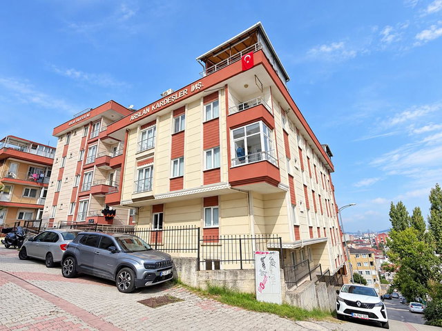 ATAŞEHİR KAYIŞDAĞI’NDA BOŞ, EŞYASIZ 2+1