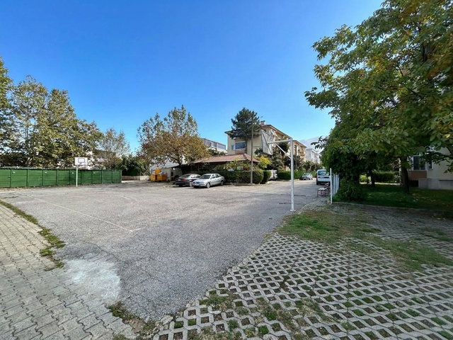 REMAX AREA'DAN GÜRSU EĞITIM SITESINDE  SATILIK 3+1 DAIRE