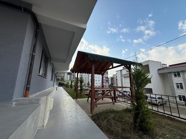 ERİKLİMANDA DENİZ MANZARALI, EBEVEYN BANYOLU 145 M² SATILIK 3+1