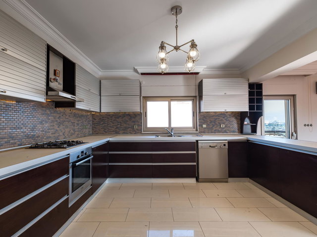 BORNOVA KAZIMDIRIK MAHALLESI SATILIK 180 M2 4+1 DAIRE GENÇ BINA