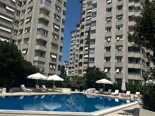DEMİRLIİ SİTESİ NEZİRAĞA BLOKLARI  5+1 LÜKS NADİR BULUNAN GENİŞ DAİRE