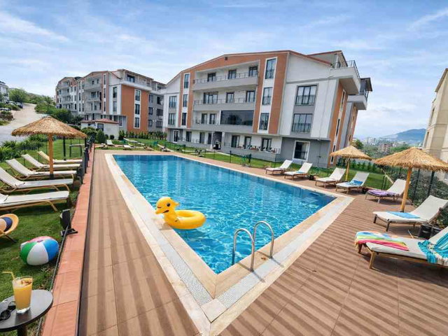 BAŞİSKELE'DE 3+1 SİTE İÇERİSİNDE DAİRE