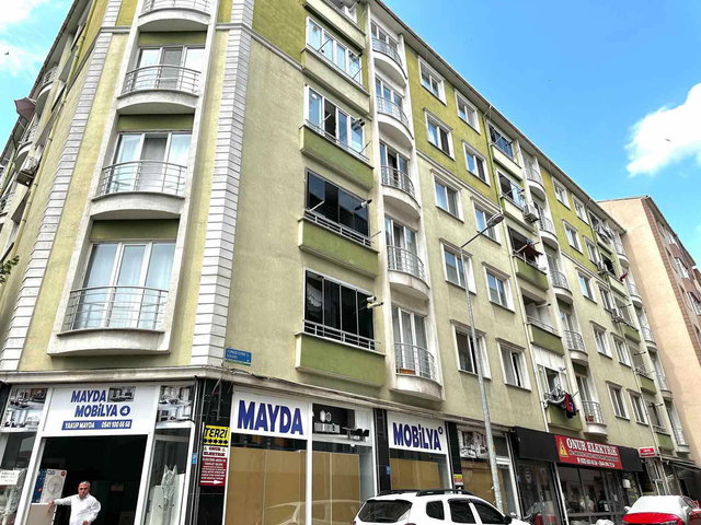REMAX LAVANDA'DAN REŞADİ'YEDE KİRALIK ARA KAT 2+1 DAİRE