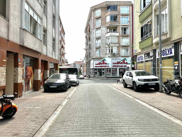 REMAX LAVANDA'DAN REŞADİ'YEDE KİRALIK ARA KAT 2+1 DAİRE