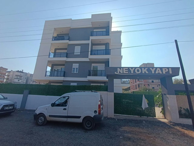 AYDOĞMUŞ'TA GENİŞ FERAH HAVUZLU 2+1 GİRİŞ KAT