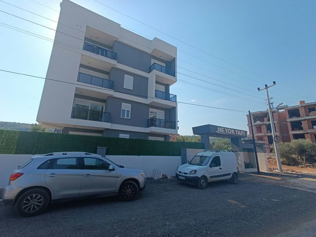AYDOĞMUŞ'TA GENİŞ FERAH HAVUZLU 2+1 GİRİŞ KAT