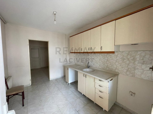 RE/MAX LACIVERT'TEN ÇAT YOLU TOKI'DE KİRALIK 3+1 DAIRE