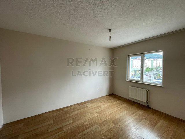 RE/MAX LACIVERT'TEN ÇAT YOLU TOKI'DE KİRALIK 3+1 DAIRE