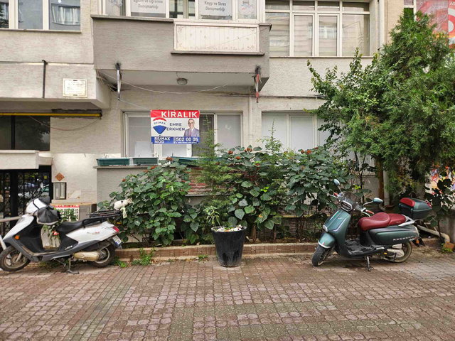 REMAX MOD'DAN KIZILCIKLI CD. AYRI MUTFAK BALKONLU KİRALIK 1+1