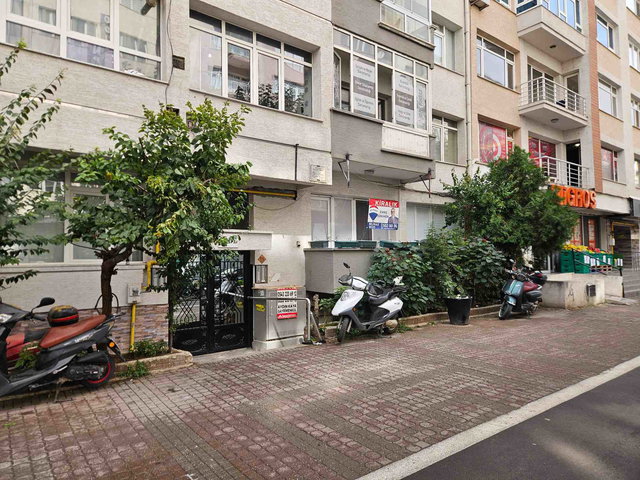 REMAX MOD'DAN KIZILCIKLI CD. AYRI MUTFAK BALKONLU KİRALIK 1+1