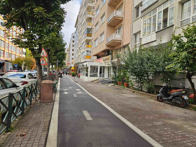 REMAX MOD'DAN KIZILCIKLI CD. AYRI MUTFAK BALKONLU KİRALIK 1+1