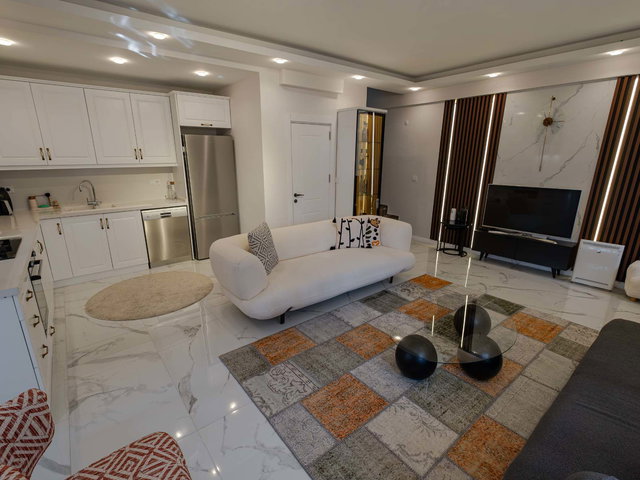 FOÇA BAĞARASI'NDA MERKEZI KONUMDA SATILIK 3+1 VILLA ISI POMPALI