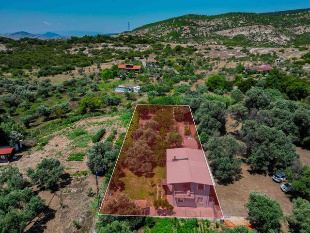 FOÇA YENIKÖY'DE 1.277 M2 ARSA ÜZERINDE SATILIK MÜSTAKIL EV