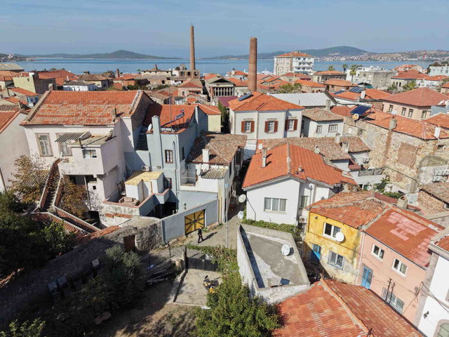 AYVALIK FEVZİPAŞA’DA MERKEZE YAKIN 2 KATLI, İKİ BAĞIMSIZ KULLANIMLI SATILIK MÜSTAKİL EV