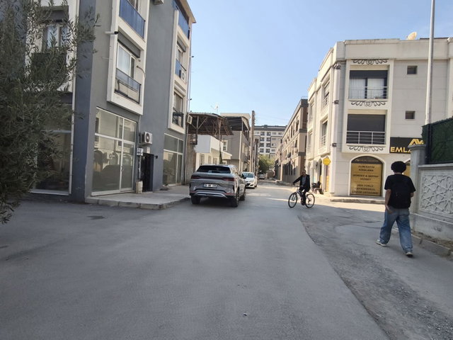 ÇİĞLİ BALATÇIK’TA  ÜNİVERSİTEYE YAKINI EŞYALI  KİRALIK 1+1 DAİRE