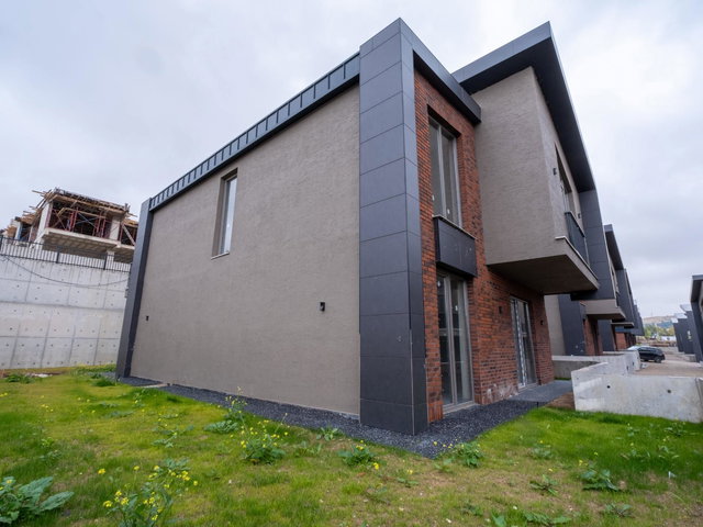 DODURGA ALTINHANE SİTESİ SATILIK LÜKS VİLLA