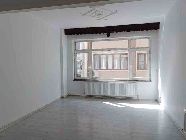 FATİH BOYACİ KAPISI SOKAK TEMİZ 3+1 KİRALIK