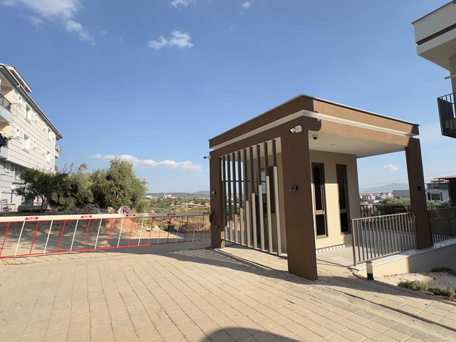 TORBALI FEVZİ ÇAKMAK MAHALLESİNDE HAVUZLU SİTE İÇİ 2+1 DAİRE