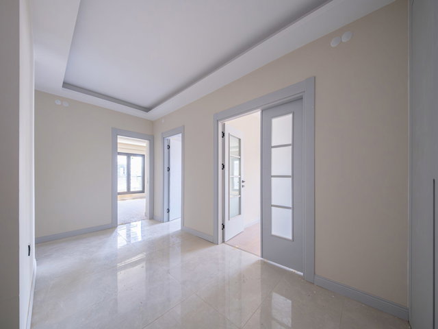 BORNOVA'DA YENI BINADA SITE IÇERISINDE SIFIR SATILIK 3+1 DAIRE