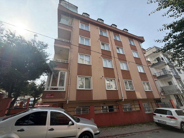 EMEK MAHALLESINDE HASTANEYE YAKIN SATILIK 3+1 DAIRE