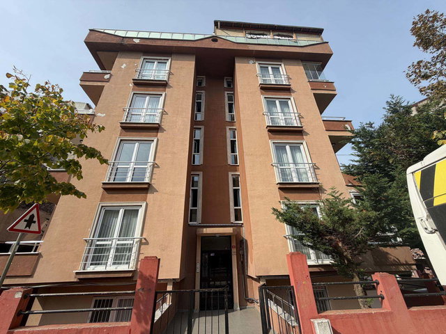 EMEK MAHALLESINDE HASTANEYE YAKIN SATILIK 3+1 DAIRE