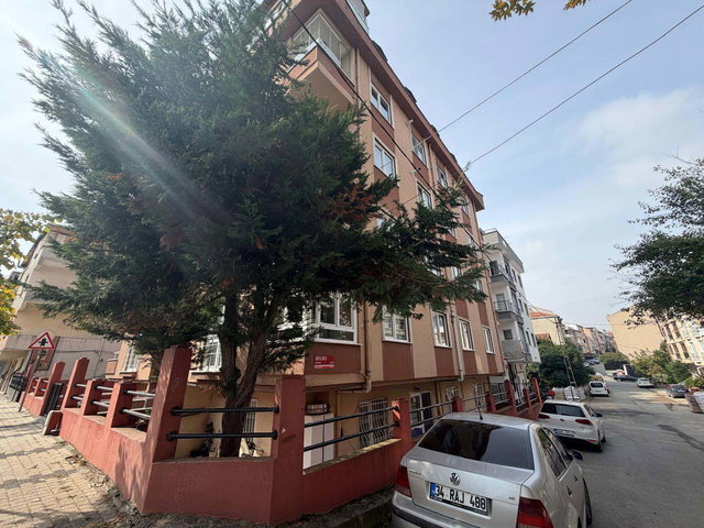 EMEK MAHALLESINDE HASTANEYE YAKIN SATILIK 3+1 DAIRE