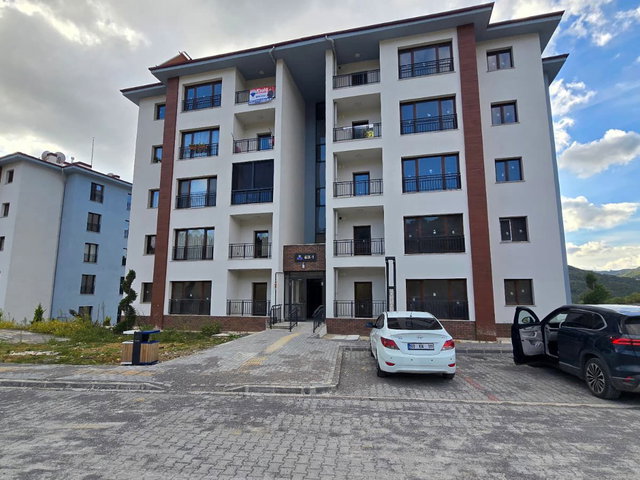 İZMİT SEPETÇİ TOKİ DE OKULA YAKIN ÖNÜ AÇIK GÜNEŞ ALAN 2+1 DAİRE