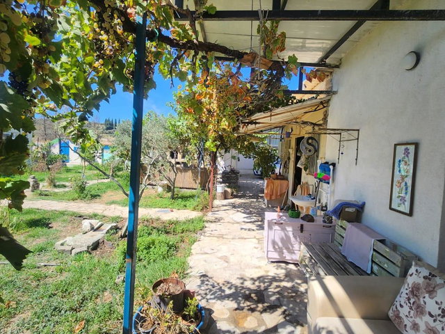 BALAT'TA ATÖLYELİ, 800M² ARSALI TEK KATLI 3+1 EV