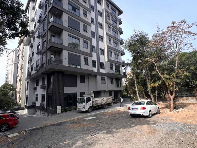 KIZILTOPRAK’TA MERKEZİ KONUMDA, BALKONLU SIFIR 2+1 KİRALIK DAİRE