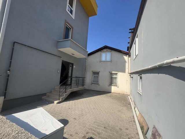 ADAPAZARI’NDA 2022 YAPIMI 4+1 | 120 M² BRÜT | YERDEN ISITMALI, BALKONLU, 2 BANYOLU