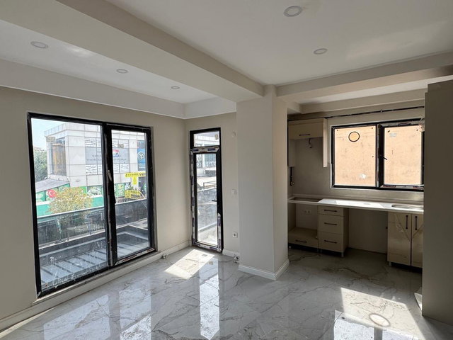 DUDULLU MERKEZDE YATIRIMLIK KULLANIŞLI FIRSAT DAİRE