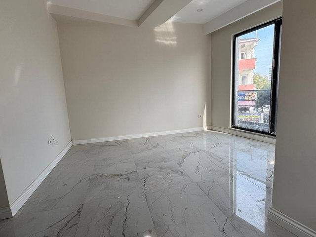 DUDULLU MERKEZDE YATIRIMLIK KULLANIŞLI FIRSAT DAİRE