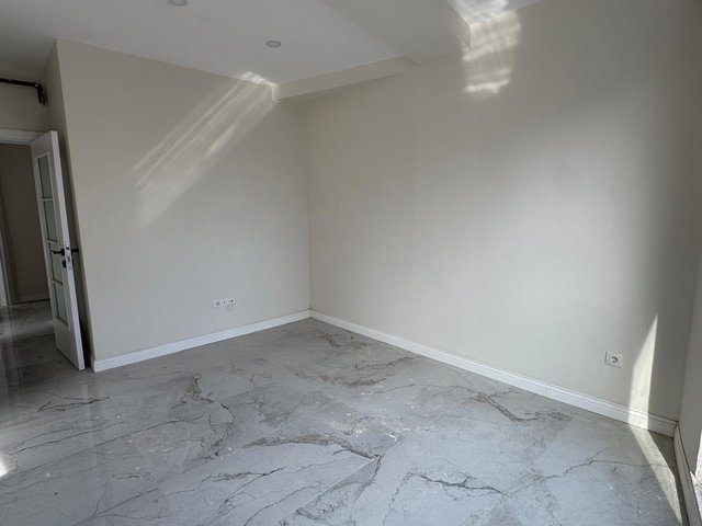 DUDULLU MERKEZDE YATIRIMLIK KULLANIŞLI FIRSAT DAİRE