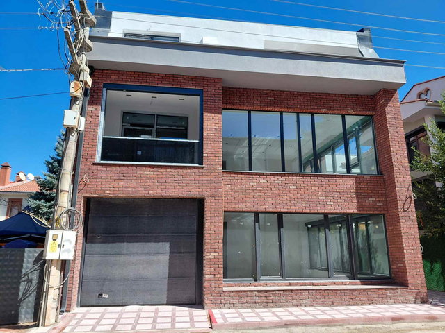 REMAX MOD'DAN SÜMER MAH.'DE 7+2 KİRALIK VİLLA