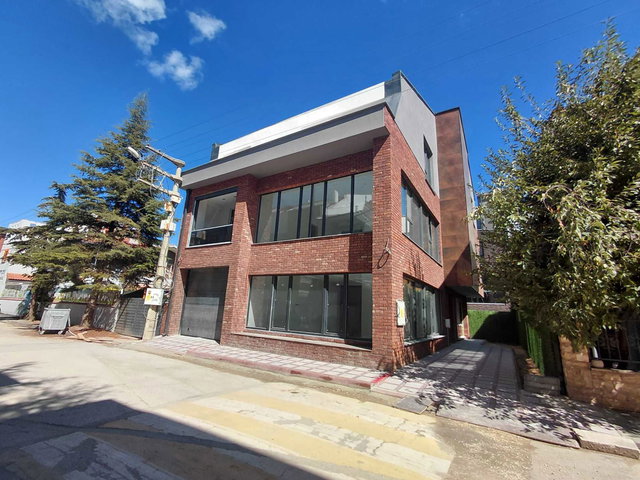 REMAX MOD'DAN SÜMER MAH.'DE 7+2 KİRALIK VİLLA