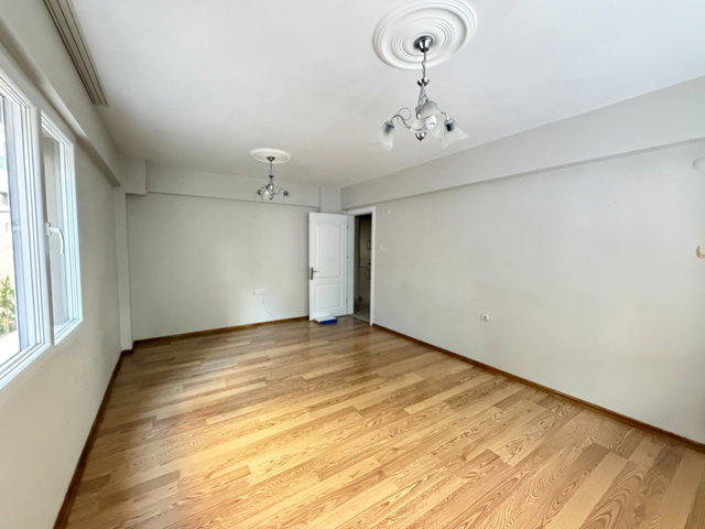 BORNOVA İNÖNÜ MAHALLESI'NDE KIRALIK 3+1 DAIRE DOĞALGAZLI