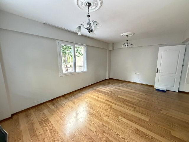 BORNOVA İNÖNÜ MAHALLESI'NDE KIRALIK 3+1 DAIRE DOĞALGAZLI