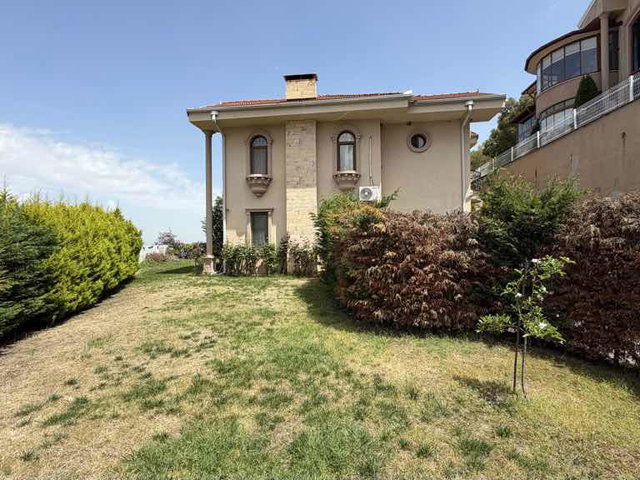 BAŞISKELE YEŞILKENT MAHALLESI SİDELYA KONAKKLARI’NDA SATILIK 4 + 1 VILLA
