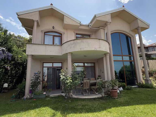 BAŞISKELE YEŞILKENT MAHALLESI SİDELYA KONAKKLARI’NDA SATILIK 4 + 1 VILLA